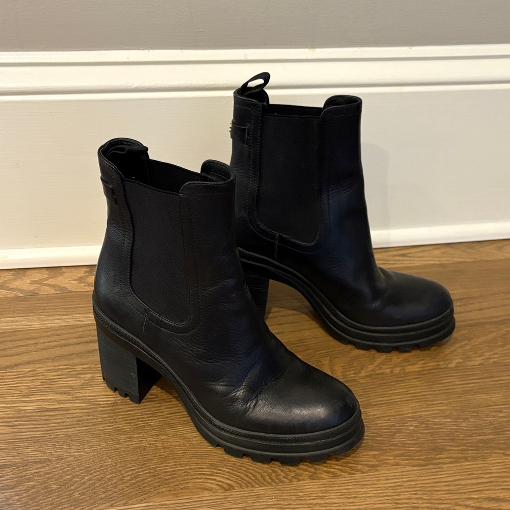 Veronica Beard boots black
